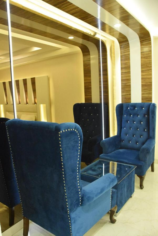 Hotel Aman Continental - 2Mins From Railway Station And 5 Mins From Metro Nuova Delhi Esterno foto