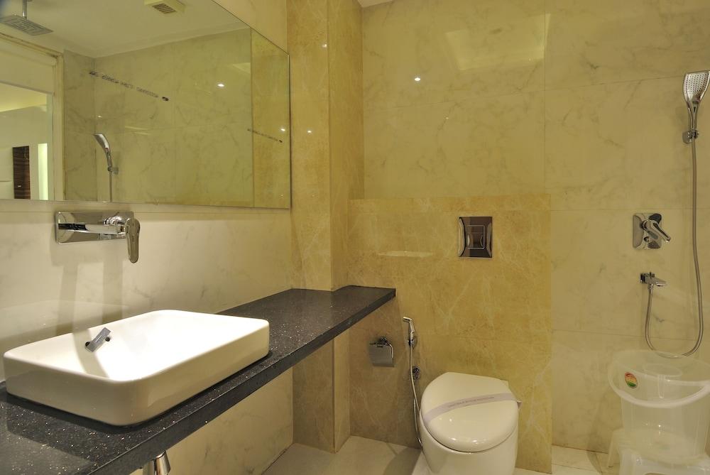 Hotel Aman Continental - 2Mins From Railway Station And 5 Mins From Metro Nuova Delhi Esterno foto