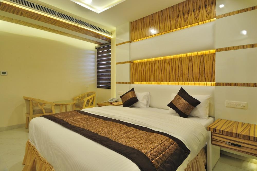 Hotel Aman Continental - 2Mins From Railway Station And 5 Mins From Metro Nuova Delhi Esterno foto