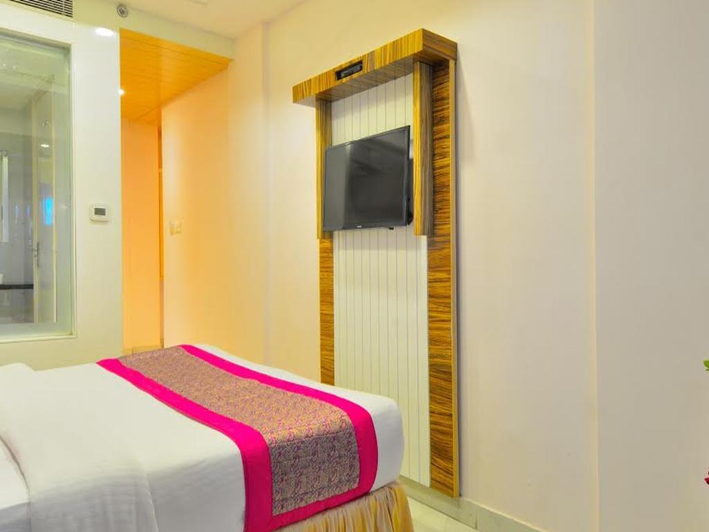 Hotel Aman Continental - 2Mins From Railway Station And 5 Mins From Metro Nuova Delhi Esterno foto
