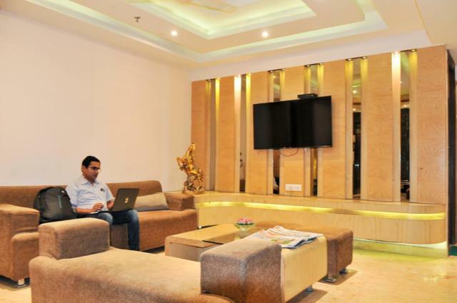 Hotel Aman Continental - 2Mins From Railway Station And 5 Mins From Metro Nuova Delhi Esterno foto