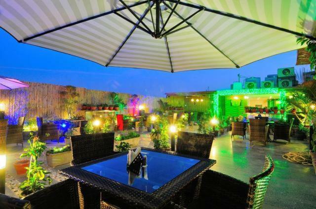 Hotel Aman Continental - 2Mins From Railway Station And 5 Mins From Metro Nuova Delhi Esterno foto